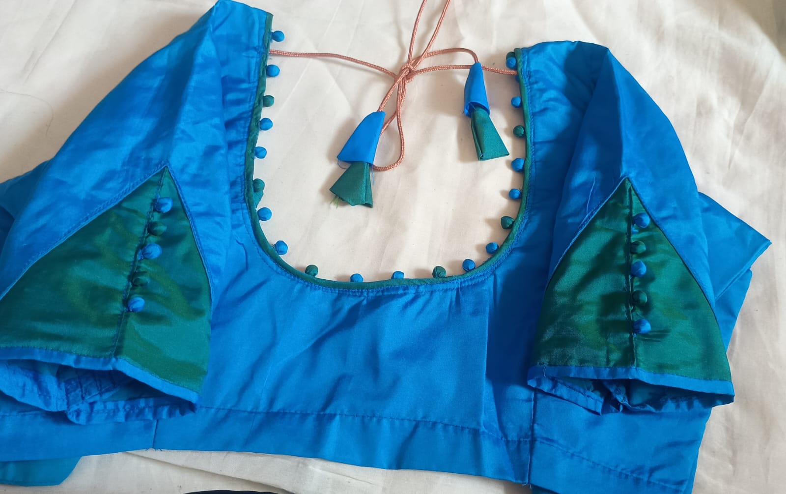 BLOUSE STITCHING